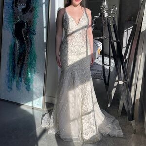 Gently Used Stephen Yearick Wedding Dress in Excellent Condition